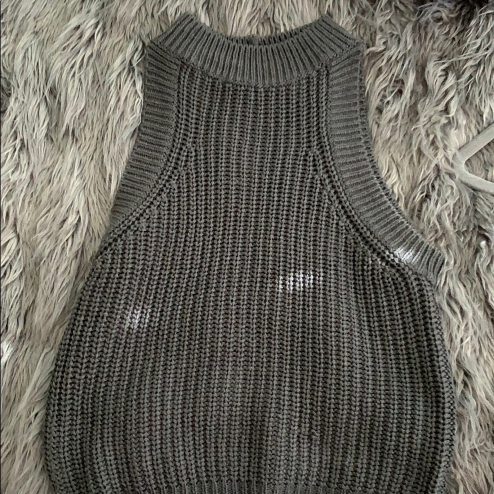 Sleeveless crocheted top